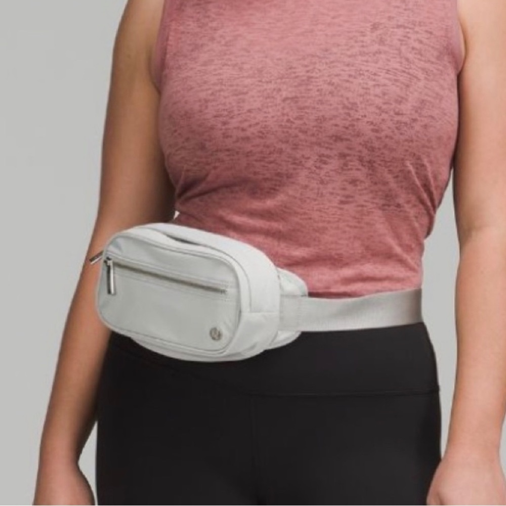 Lululemon Silver Wanderlust Belt Bag - NWOT